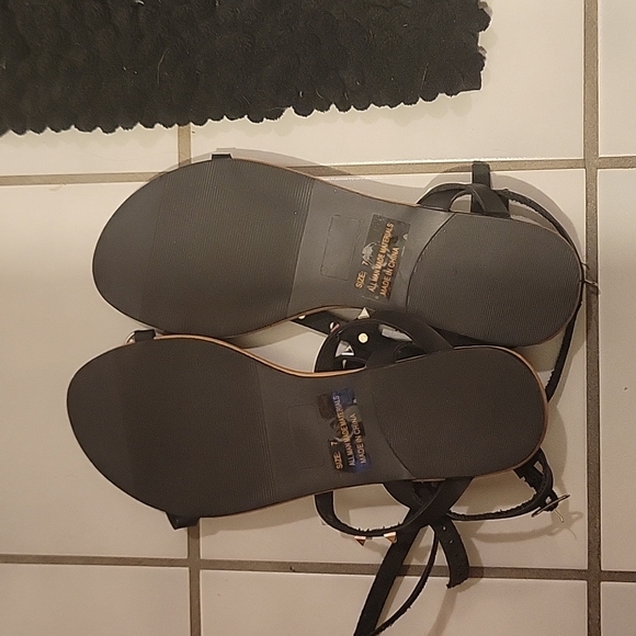 Sandals - Picture 2 of 2